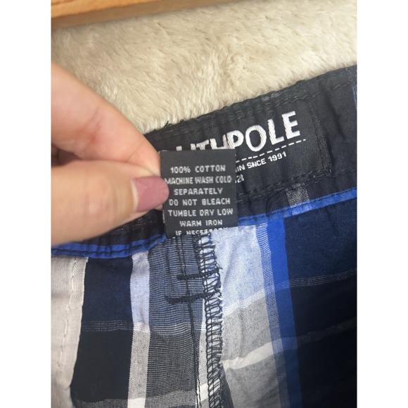 Southpole Mens Plaid Shorts Blue Black White Checkered Size 36 Y2K Streetwear - Picture 5 of 6